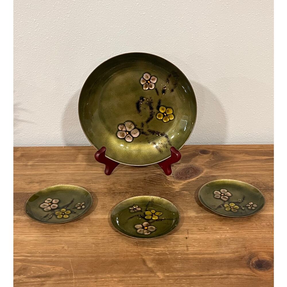 Vtg Handcrafted Bovano of Cheshire Enamel Copper Green Floral Plates Set of 4
